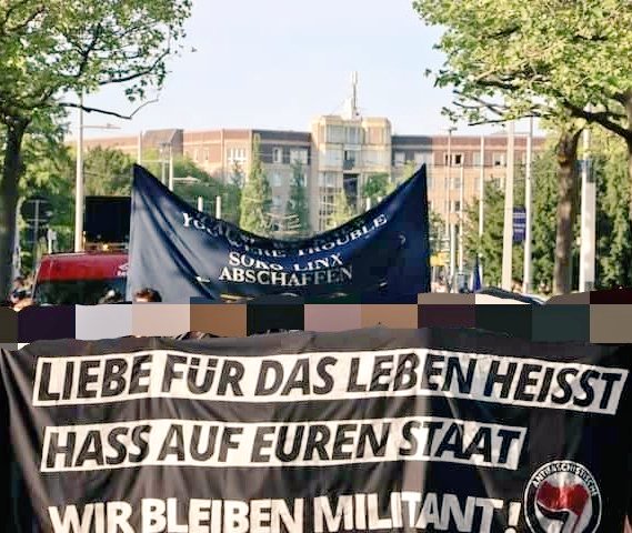 Pixel_Roulette's tweet photo. Für den heutigen Samstag war die #TagX Demonstration in #Leipzig geplant. Diese wurde durch die @StadtLeipzig verboten. Mehrere Gerichte bestätigten dieses Verbot mittlerweile. Auch weitere Demos sind durch Verbote in Leipzig betroffen. 1/2
#LE0306 https://t.co/LKQZaTRJP2