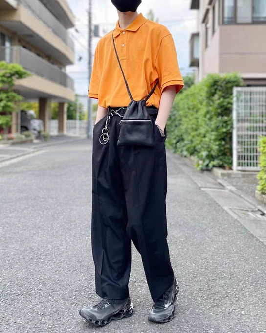 【GU】夏はこればっか着ちゃいそう。1990円の「レトロトップス」ゆったりシルエットが今っぽくてオシャレ!   GUの「ビッグポロシャツ」がお気に入りなの!目を引くビビットなカラーがコーデの主役にぴったり◎旬なゆったりシルエットで、今っぽいコーデになりますよ