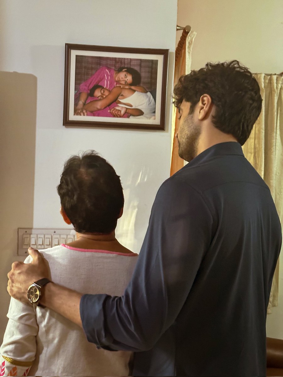 A+S Movies (@aplussmovies) on Twitter photo Actor <a href="/AdiviSesh/">Adivi Sesh</a> met the parents of Major Sandeep Unnikrishnan and spent some quality time with them to commemorate one year of #MajorTheFilm ❤️
#IndiaLovesMajor
<a href="/SashiTikka/">Sashi</a> <a href="/saieemmanjrekar/">Saiee M Manjrekar</a> <a href="/GMBents/">GMB Entertainment</a> <a href="/urstrulyMahesh/">Mahesh Babu</a> @sonypicsindia Actor <a href="/AdiviSesh/">Adivi Sesh</a> met the parents of Major Sandeep Unnikrishnan and spent some quality time with them to commemorate one year of #MajorTheFilm ❤️
#IndiaLovesMajor
<a href="/SashiTikka/">Sashi</a> <a href="/saieemmanjrekar/">Saiee M Manjrekar</a> <a href="/GMBents/">GMB Entertainment</a> <a href="/urstrulyMahesh/">Mahesh Babu</a> @sonypicsindia