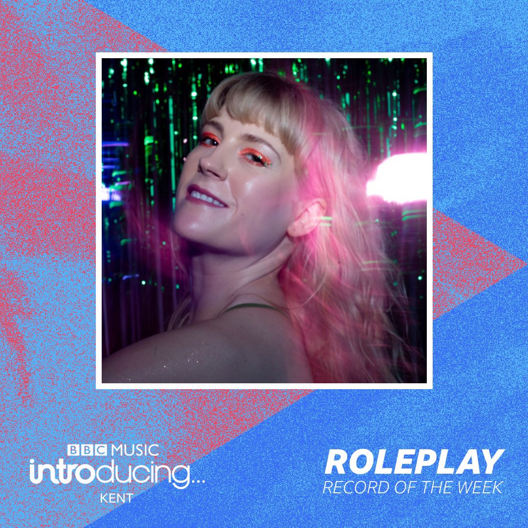 Big love to @AbbieAbbiemac and @bbcintroducing for making ‘Come Close’ your Record of the Week! 🥳✨ Listen live tonight between 8-10: bbc.co.uk/programmes/p0f…