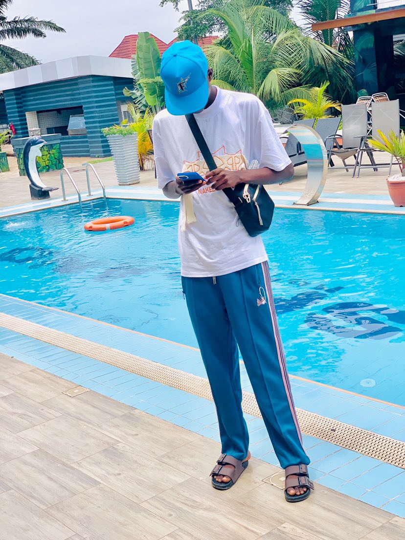 JuniorGifted10's tweet photo. Stop hating yourself for everything you aren't. Start loving yourself for everything you are❤️🏆 https://t.co/GFAhZ2S2Vf