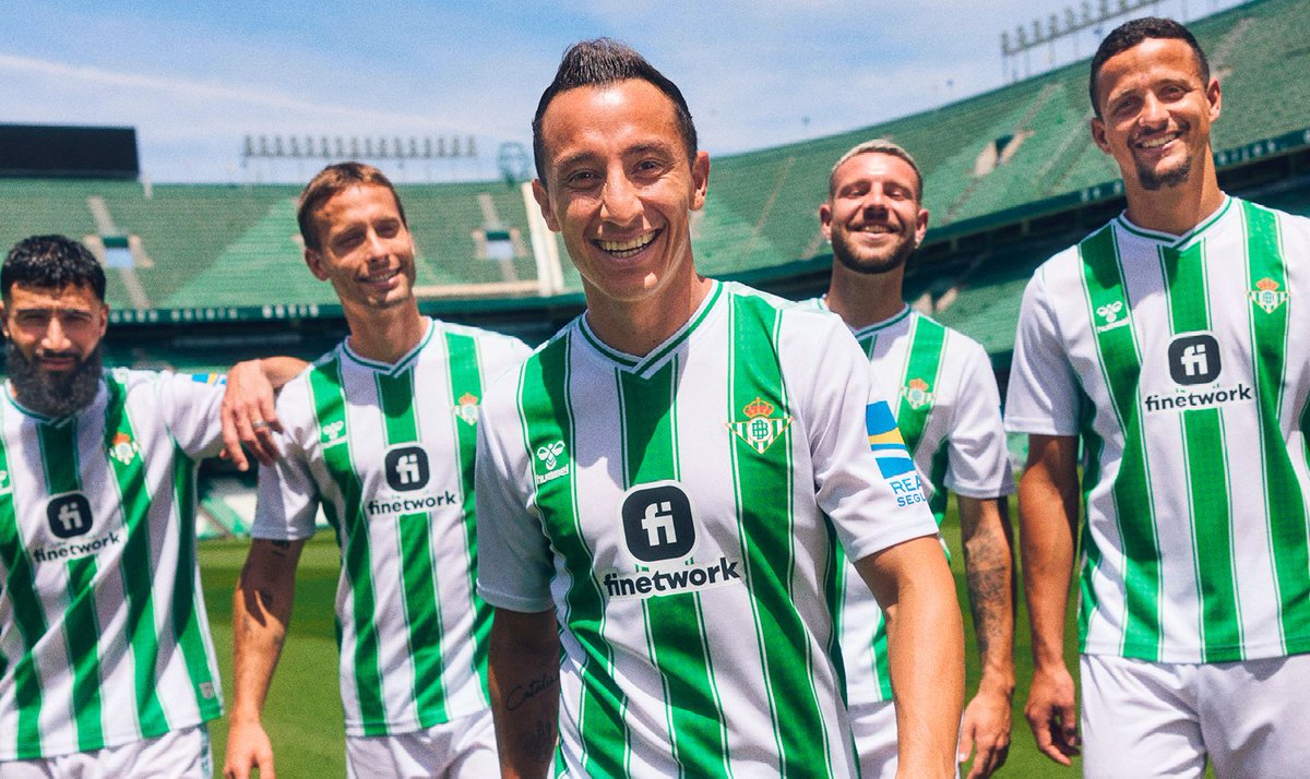 InfanteriaBetis's tweet photo. Te gusta la nueva camiseta @hummelspain del @RealBetis ?

RT 🔄 Si me encanta

MG ♥️ No me gusta nada https://t.co/Bkc3XiuL9r