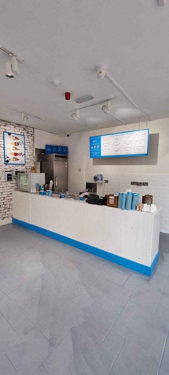 So excited to be opening <a href="/MurphysIceCream/">Murphy's Ice Cream</a> in Cork today! Come say hi! Best of luck to our amazing new Cork team !