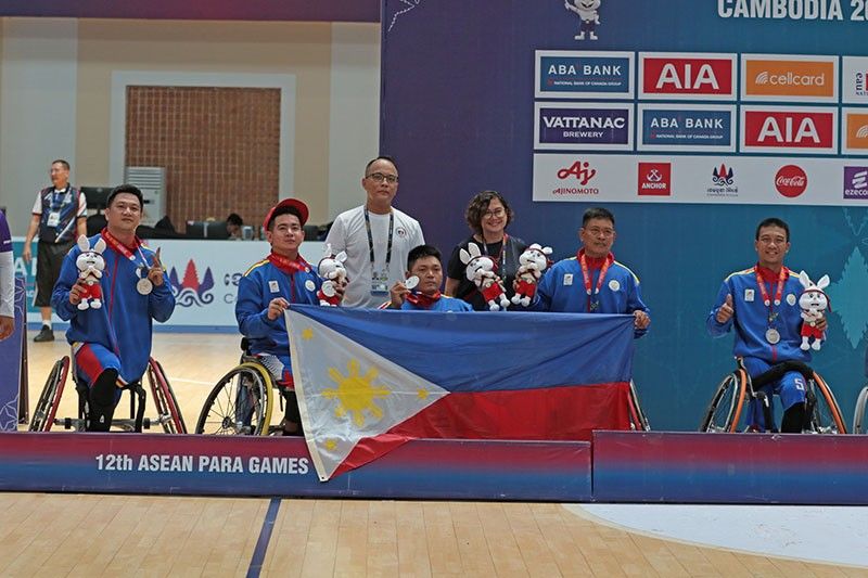 UFM105's tweet photo. Congratulations to our para-athletes! Philippines cops silver in ASEAN Para Games 3x3 wheelchair hoops!
#WhatsNews on #TheRightShift #UFM1055 https://t.co/raq4z8vgjq