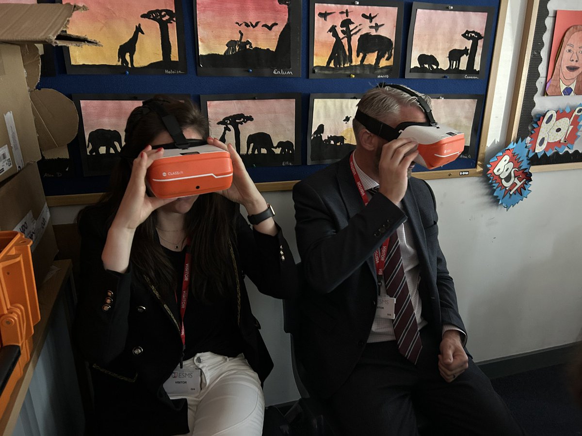 It was a fabulous end to a busy week <a href="/esmsedinburgh/">ESMS</a>, being able to host <a href="/LucyEadie/">Lucy K Eadie</a> and Sam Fairlie-Clarke from <a href="/GlasgowAcademy/">The Glasgow Academy</a>. Time flew by (virtually and irl) but alongside discussing the effective impact of #VRARinEdu we also started planning amazing joint-projects! <a href="/ClassVR/">ClassVR from Avantis</a>