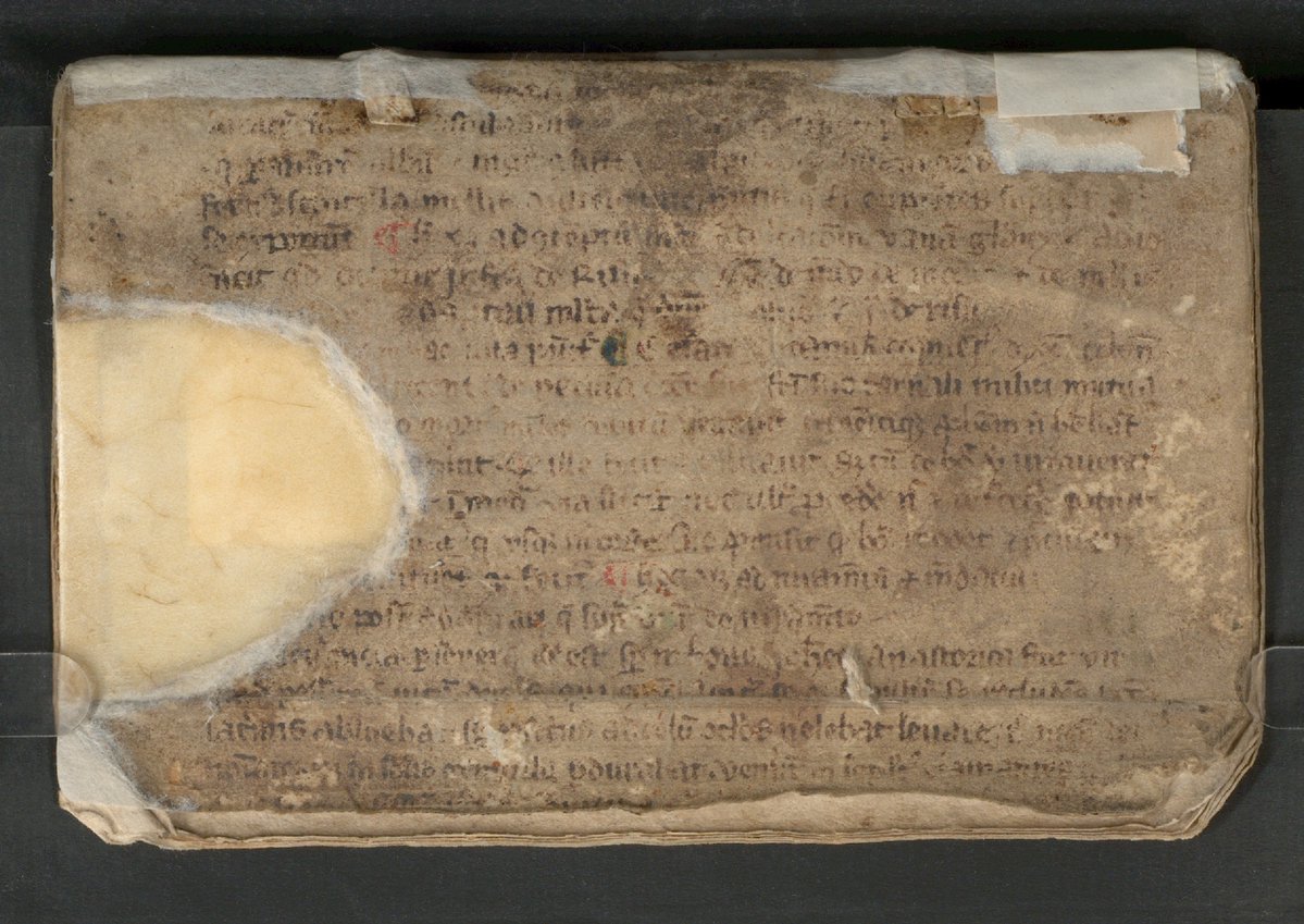 This tattered cover was made from a leaf of a MS of the Alphabetum narrationum, a collection of exemples written by Arnold of Liège around 1300. More than 100 MSS are extant: a very popular work, not only among binders! (@ZBZuerich, Rq 372) #fragmentology
e-rara.ch/zuz/content/ti…