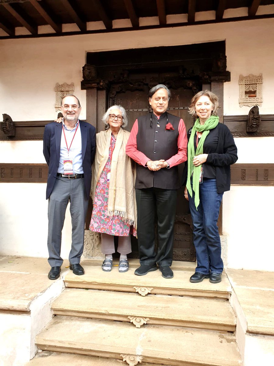 There’s even an exquisitely crafted haveli in the courtyard of @casadelaindia! I joined other participants in @JLFLitfest #Valladolid in front of it. @iKabirBedi @NamitaGokhale_ @oscarpujol @MacaesBruno @IndiainSpain Ambassador DineshPatnaik & Eva Borreguero also seen