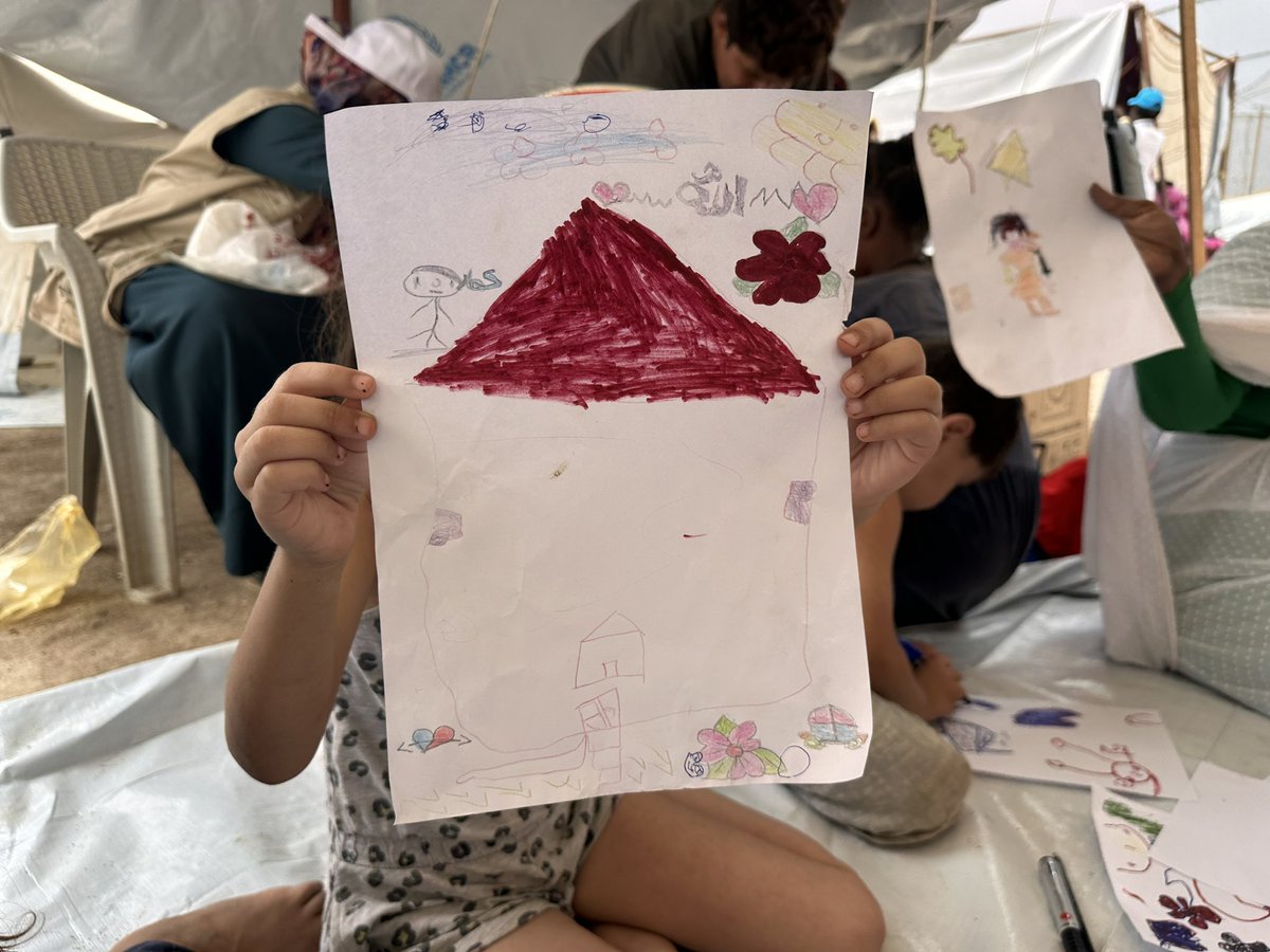 In a <a href="/UNICEFSudan/">UNICEF Sudan - اليونيسف في السودان</a> supported child friendly space in Port Sudan, 6 yr old Rayan, a Syrian refugee, was withdrawn until I drew a measly little house and asked about her home, her face lit up and she said hers was beautiful and much bigger…see the end result! ❤️