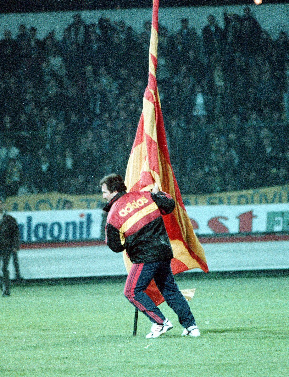 🟡🔴 Galatasaray, derbilerin sembol ismi olarak görülen GraemeSouness ve Wesley Sneijder'i Fenerbahçe maçına davet etti.

🔗 (Sabah)