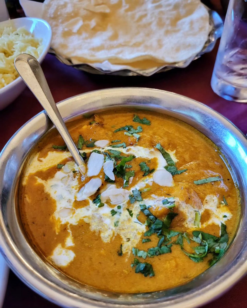 CardiffMenu's tweet image. Had a really enjoyable meal at Lake Spice by Roath Park last night. The whole table commented how tasty the food was. Full of flavour, well spiced. Service slightly chaotic, but more than made up for by the food.