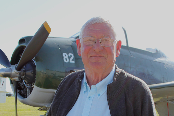 Nous venons d'apprendre le décès de Jean Salis, pilote et fondateur de @AJBS_LFA. Il est décès quelques jours après le 50 e anniversaire du meeting de Cerny - La Ferté-Alais. Il avait 86 ans, nos pensées vont à sa famille et ses proches. aeroweb-fr.net/medias/jean-sa…