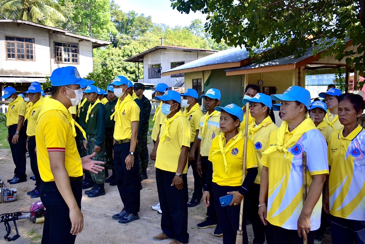 162Infantry's tweet photo. พ.ท.ภาณุวัฒน์  เหล็กยัง ร่วมกิจกรรมจิตอาสาพัฒนาทำความสะอาดวัด และถวายสังฑทาน เพื่อถวายเป็นพระ��าชกุศล เนื่องในวันเฉลิมพระชนมพรรษา สมเด็จพระนางเจ้าสุทิดาพัชรสุธาพิมลลักษณ พระบรมราชินี 3 มิถุนายน 2566 ณ ณ วัดบ้านเชือก ต.เดิด อ.เมือง จ.ยโสธร https://t.co/UMzWQcbGSB