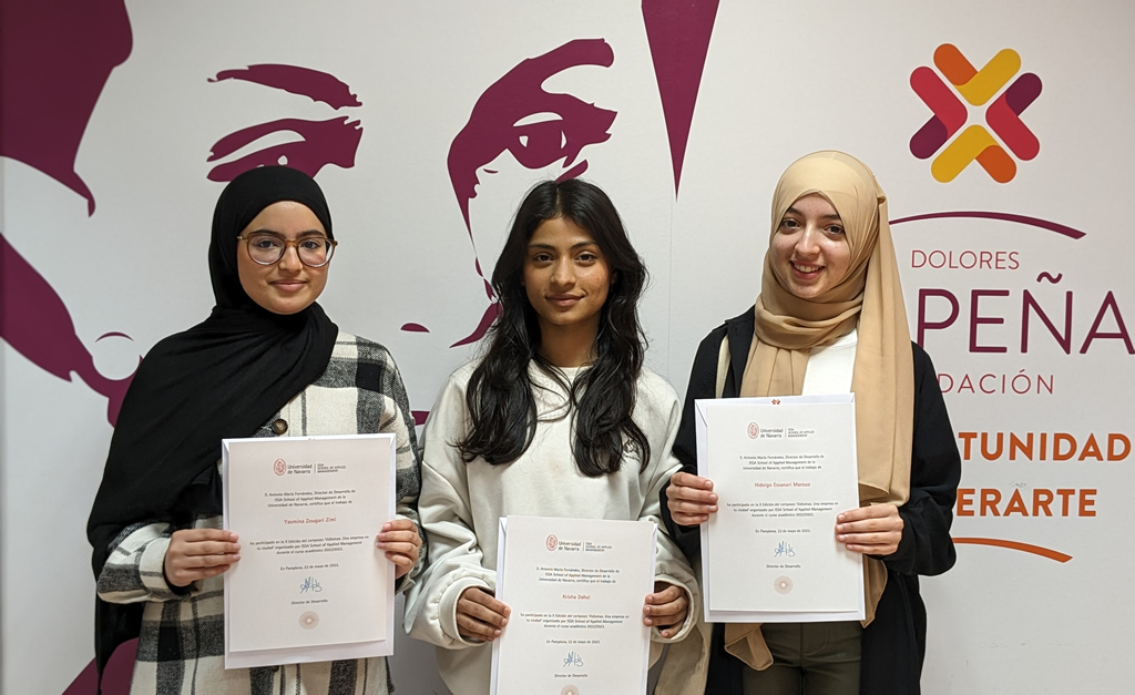 SopenaBilbao's tweet photo. Alumnas de 1º de Bachillerato en la X edición del concurso Vidiomas, organizado por ISSA School of Applied Management, de la Universidad de Navarra, bajo el lema: «Una empresa en tu ciudad. Emprendedores».
https://t.co/DRXyLbVKxd
#LaOportunidaddeSuperarte
#ContigoSopeñaEsMás https://t.co/nph2MDvfIi
