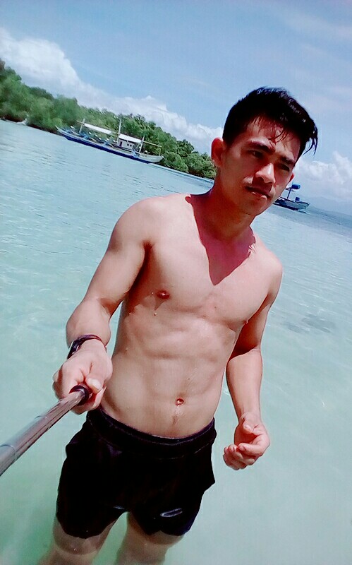 caleb_batula's tweet photo. Swim with me babe😍 https://t.co/Wi8Hp2tEyl