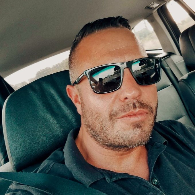 W&uuml;nsche euch ein sch&ouml;nes Wochenende 😎🌞  #selfie #sonnenbrille #selfiemen #germanguy #inmycar #ontheroad<a href="/tag/selfie"class="tags">#selfie</a><a href="/tag/ontheroad"class="tags"><span>#ontheroad</span></a><a href="/tag/sonnenbrille"class="tags"><span>#sonnenbrille</span></a><a href="/tag/inmycar"class="tags"><span>#inmycar</span></a><a href="/tag/selfiemen%20"class="tags"><span>#selfiemen </span></a>
