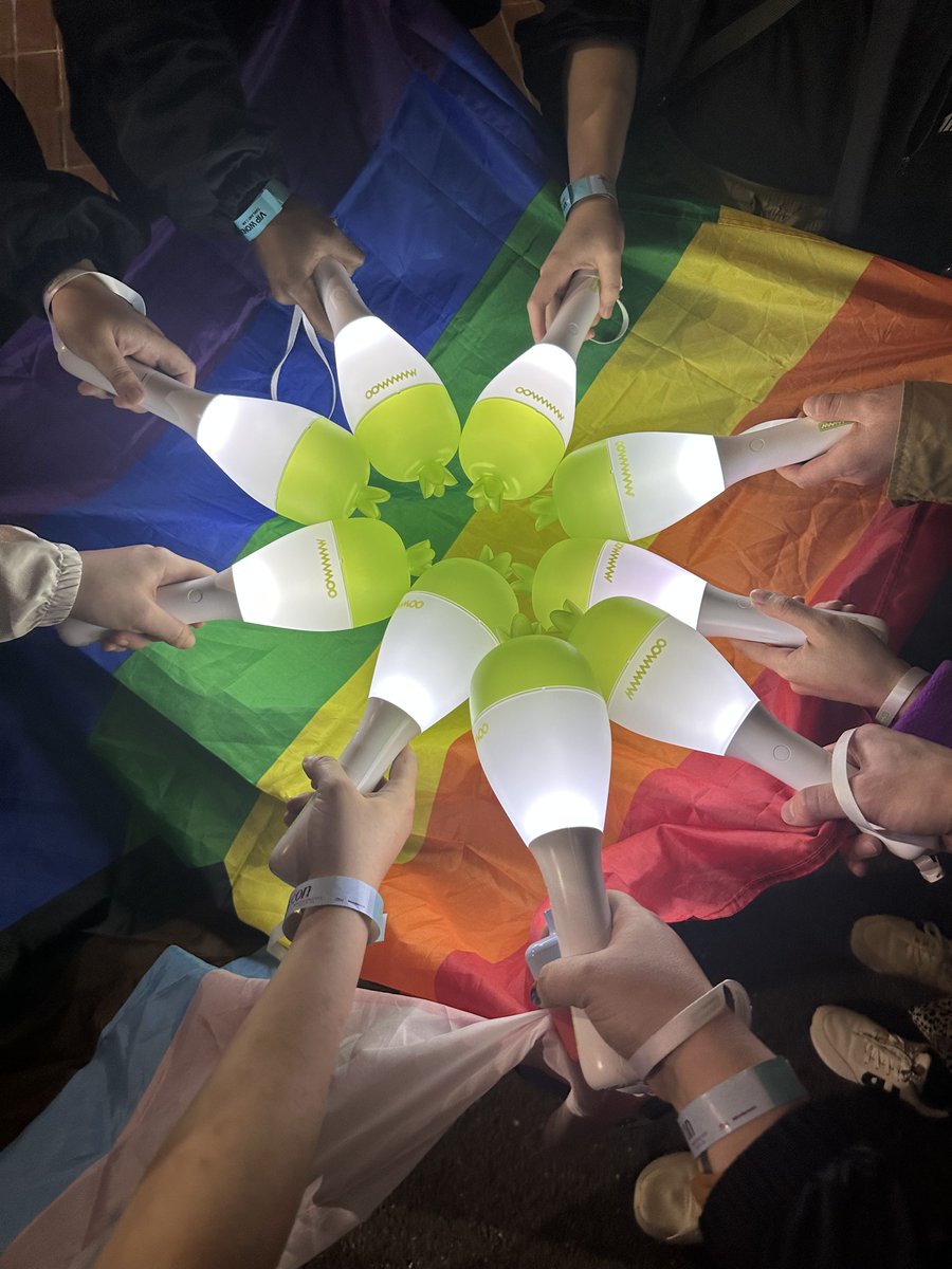 sapphireinseas's tweet photo. Being a Moo with Pride!

Photo by @tatanku_tanku

@SolarTaeyeon @wheeintheclouds @swaghyeon @junthypowerhour @Chrn0221 @spacedouche1222 https://t.co/932jrx0Pdi