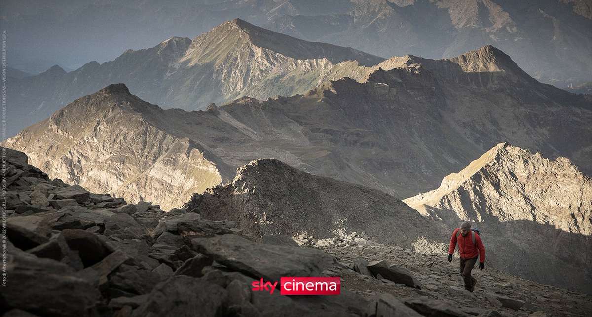 SkyItalia's tweet photo. Se ancora non conoscete la storia di Pietro e Bruno, recuperatela questo weekend.
#LeOttoMontagne vincitore di 4 premi ai #David68 è disponibile on demand. @AleBorghi_ https://t.co/gV1lslA5Pb