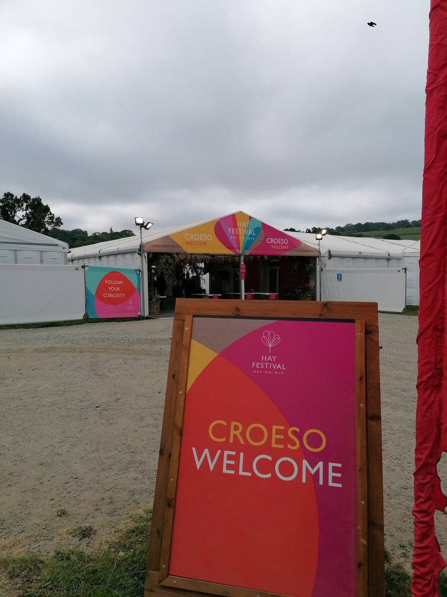 JayDave16608487's tweet photo. 2hrs in to @BritishRedCross Batista training at @hayfestival volunteering for @BritishRedCross #leapsandgrounds project ☕ 🍩🍰 https://t.co/bIl88vrp44