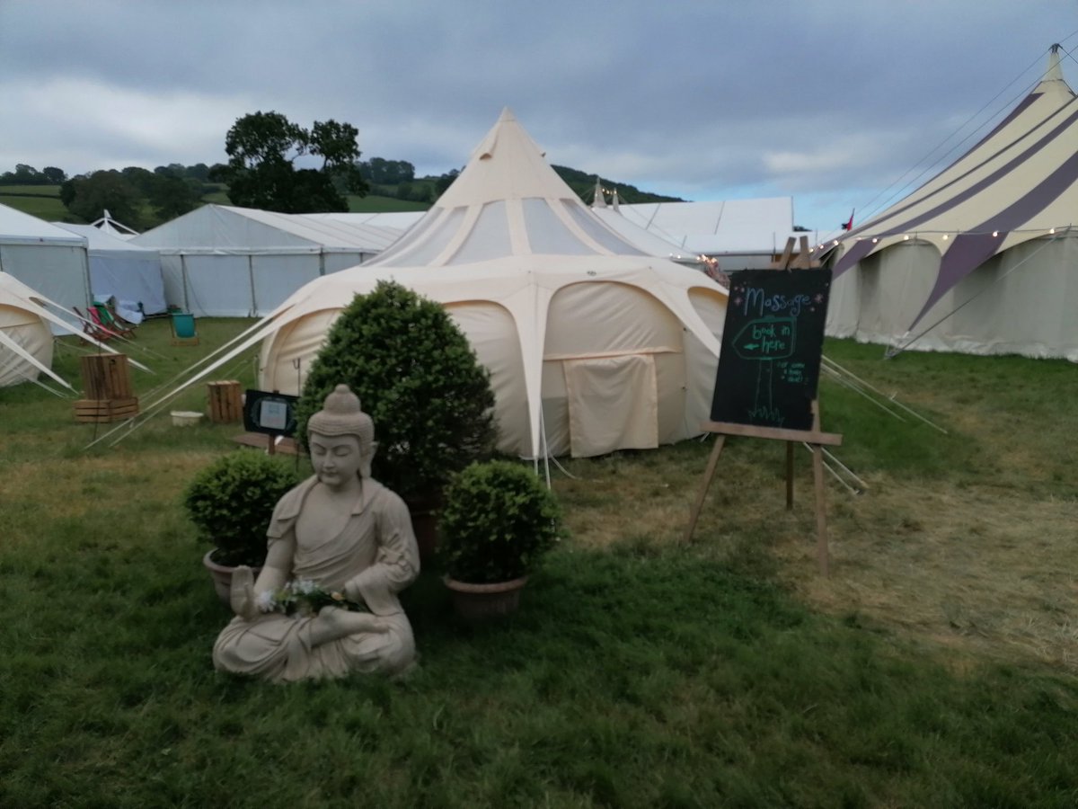 JayDave16608487's tweet photo. 2hrs in to @BritishRedCross Batista training at @hayfestival volunteering for @BritishRedCross #leapsandgrounds project ☕ 🍩🍰 https://t.co/bIl88vrp44