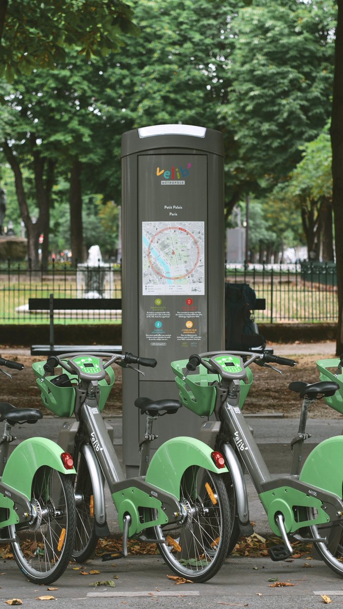 smovengo's tweet photo. Nos équipes travaillent actuellement 24/7 pour mettre des vélos à disposition au plus grand nombre. Ainsi à ce jour, plus de 90 000 utilisateurs font plus de 180 000 courses par jour. https://t.co/qFieG7MoWu