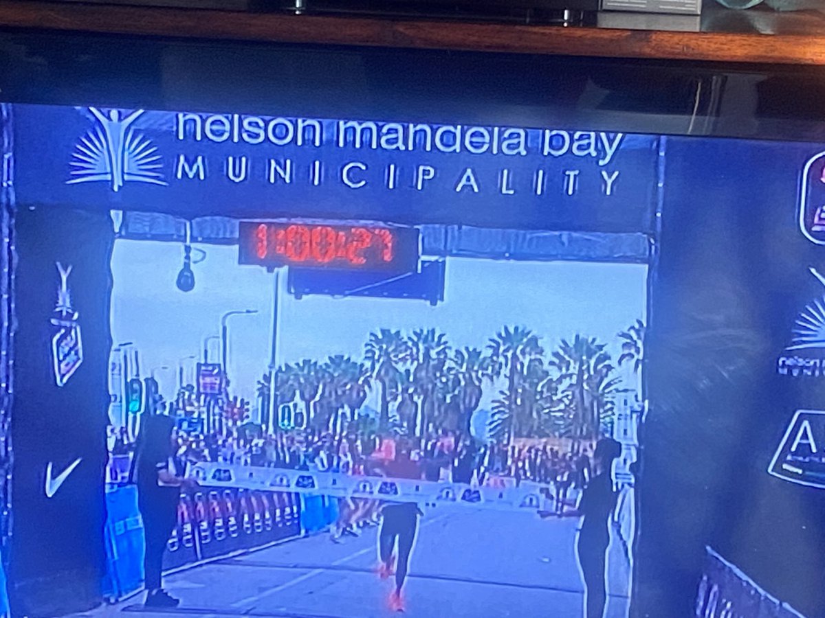 BESTERNICK's tweet photo. The @Nedbank_RC #greendreamteam athlete brilliant @NMandelaBay @BiogenSA @futurelifeza @ThirstiW #bavaria @PSiRALive @Nike @nedbanksport https://t.co/GwupW0m4Ob
