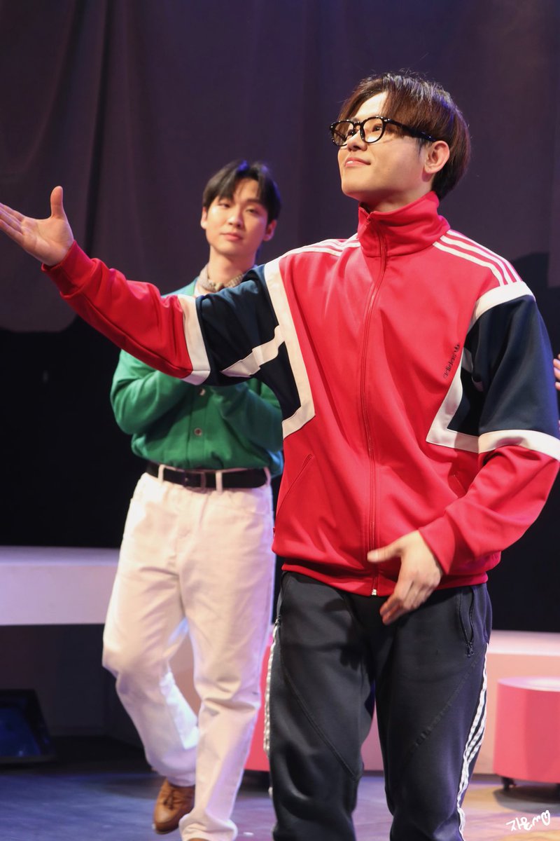 BB_kkng's tweet image. 230603 도넛🍩낮공 #유권 #극단소년