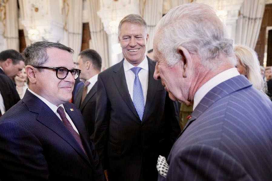 Regele Charles III a transmis mulțumiri Directorului SRI și angajaților SRI pentru modul în care își îndeplinesc mandatul de apărare a valorilor democratice și pentru contribuția de partea forțelor binelui în războiul de agresiune declanșat de Federația Rusă împotriva Ucrainei.