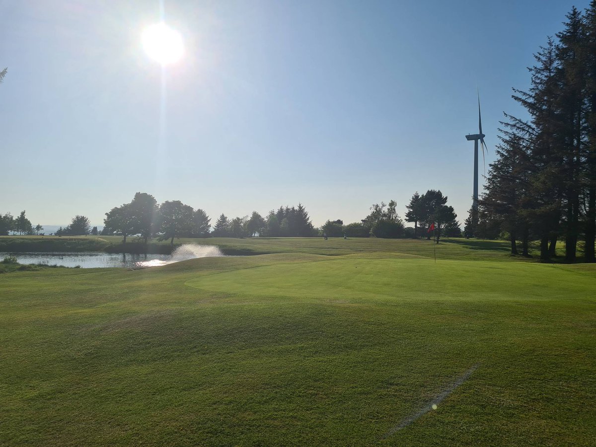 Good luck to all playing in the June medal and 1st club championship qualifier today (pic sent in from midweek),isnt the new fountain looking fantastic 👍👍👍