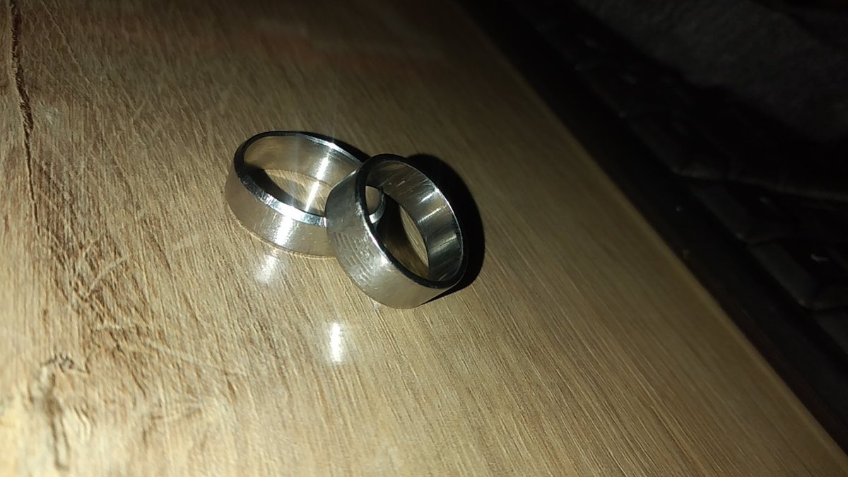 mr_batelgo's tweet image. حلقه‌م آخرین چیزیه که بعد از مادربزرگم برام باقی موند
تقریبا 3 سال و نیمه از دستم در نیاوردم:))