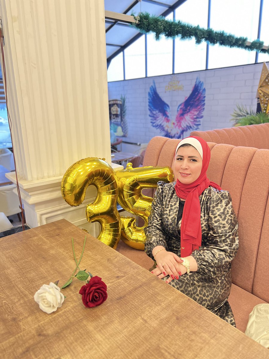٣٥ عاما من الكفاح لا اصدق فيهن الا ٢٥ ❤️❤️🎉💋🥰😘 2/6 🔥❤️