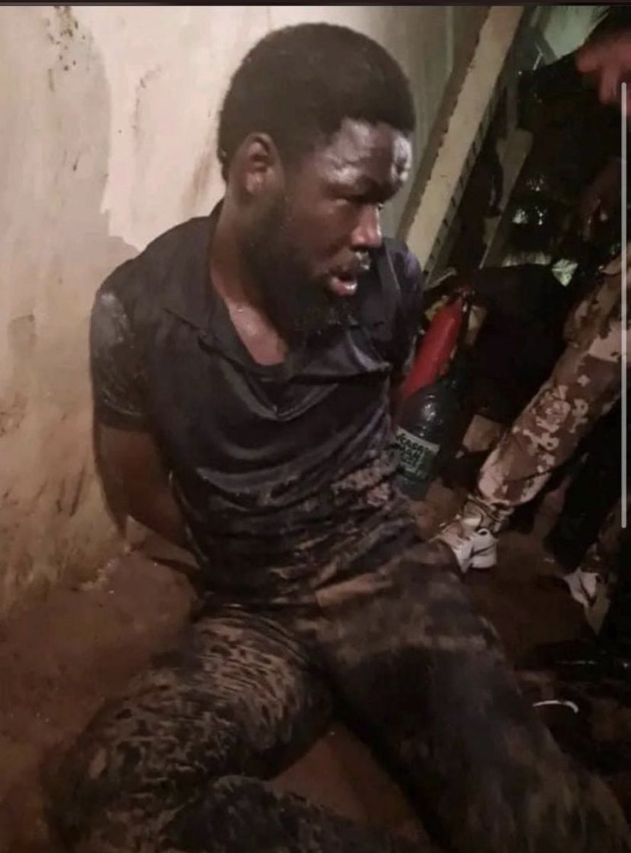 hayatifall's tweet photo. Sur cette photo un jeune sénégalais du nom de Pape Aabdoulaye Touré, arrêté et torturé pour avoir manifesté ses droits. Le monde doit savoir, faites tourner. #FreeSenegal . https://t.co/GEWy2aTJFa