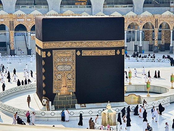 oman9111rr's tweet photo. وأذن في الناسِ بالحج يأتوك رجالا وعلى كل ضامر يأتين من كل فج عميق"
ثمة فج عميق في داخل كل منا
فج عميق في مجاهل تضاريسنا
بين مرتفعاتنا الوعرة
ثمة شيء فينا يريد أن يخرج من هذا الفج العميق
لكي يلبي النداء
لكي نذهب أخيرا إلى بيتنا الأول
البيت العتيق
وحده البيت العتيق هو البيت حقا https://t.co/bvMJ37PCG7