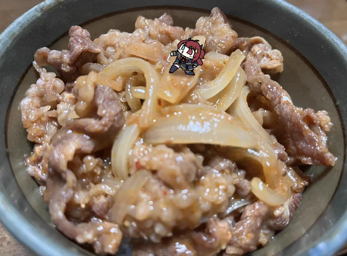 ロアちゃん蜂蜜を舐めて  ロアちゃん蜂蜜食べてる〜? トーストにバターと蜂蜜塗っても美味しいけどロアちゃんはどん食べ方が好きかな? 美味しい蜂蜜食べてこ〜 ロアちゃんに美味しい蜂蜜なものとの出会いを〜  今日のご飯 プルコギ丼  #ロアート