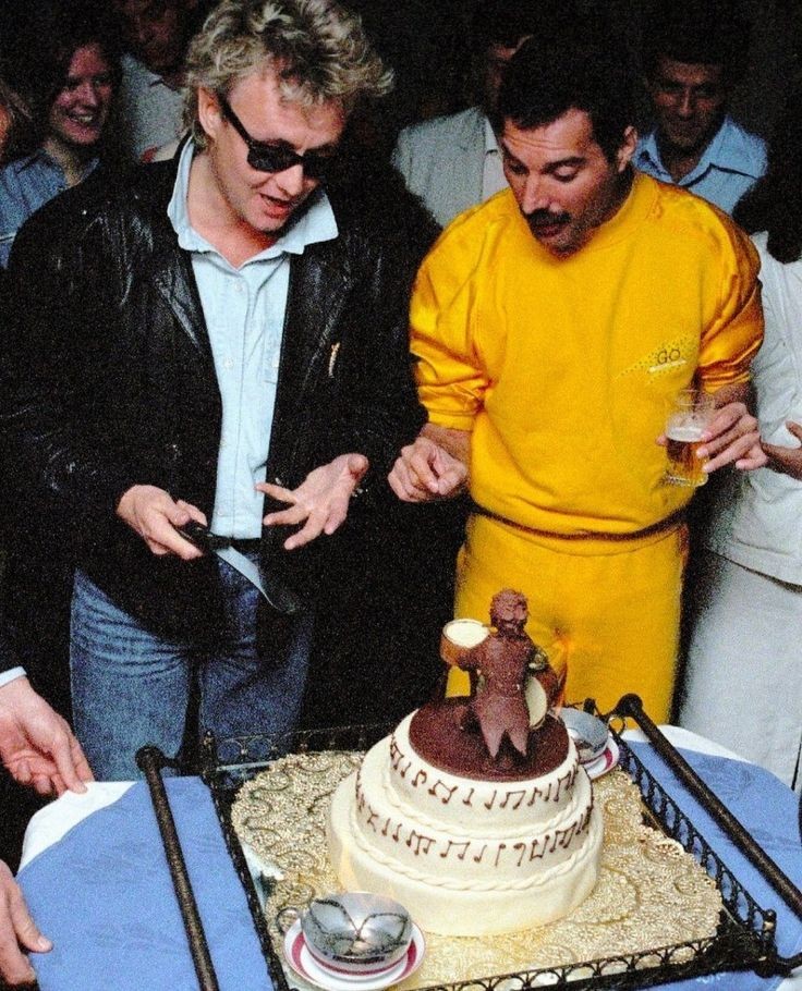 #RogerTaylor
#FreddieMercury 
#Queen