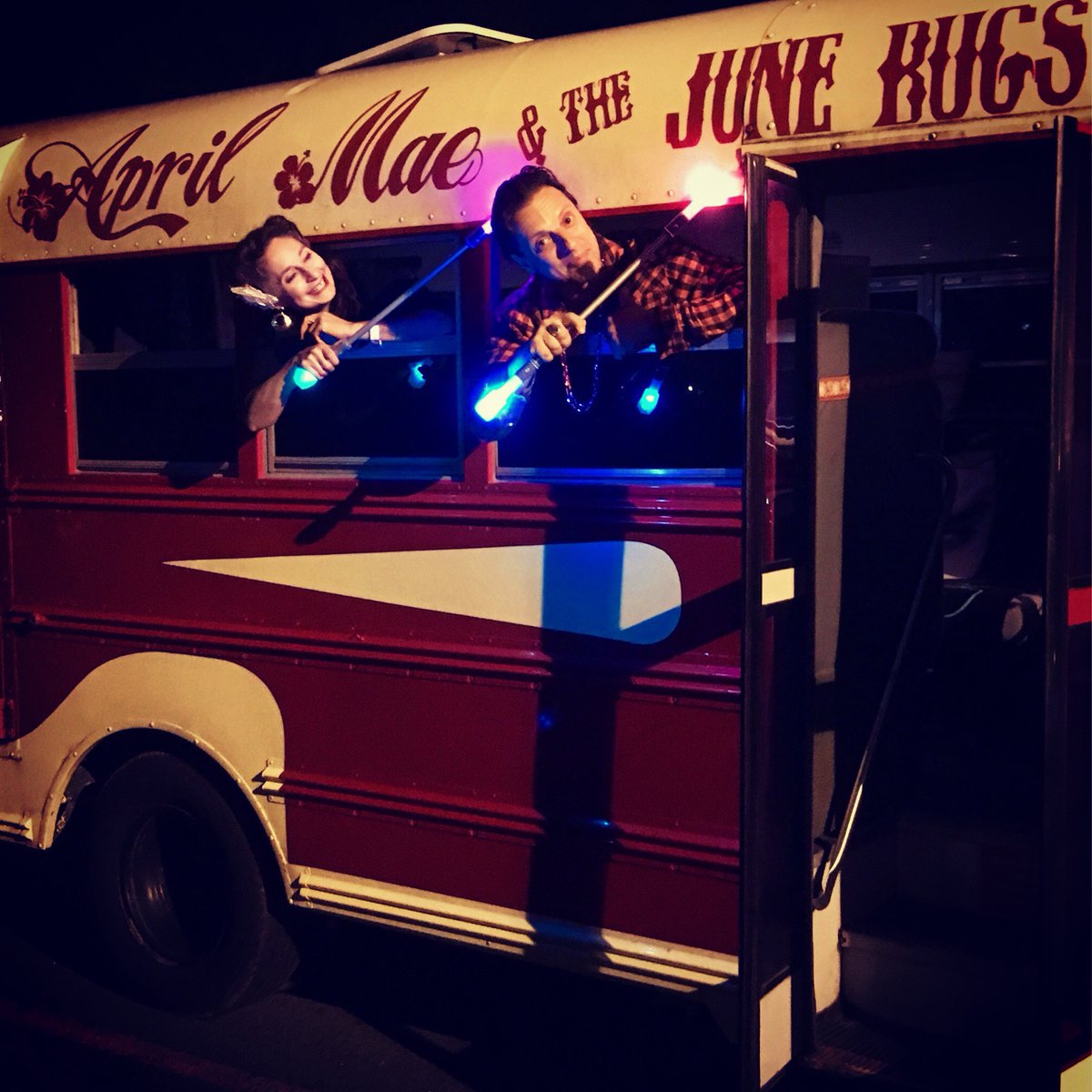 aprilmaejunebug's tweet photo. Tour Dates for JUNE on this Strawberry Moon 🍓🌛 - https://t.co/Za3c17Cb8i photo by Christine Lavin. https://t.co/rFVjMMcBUF