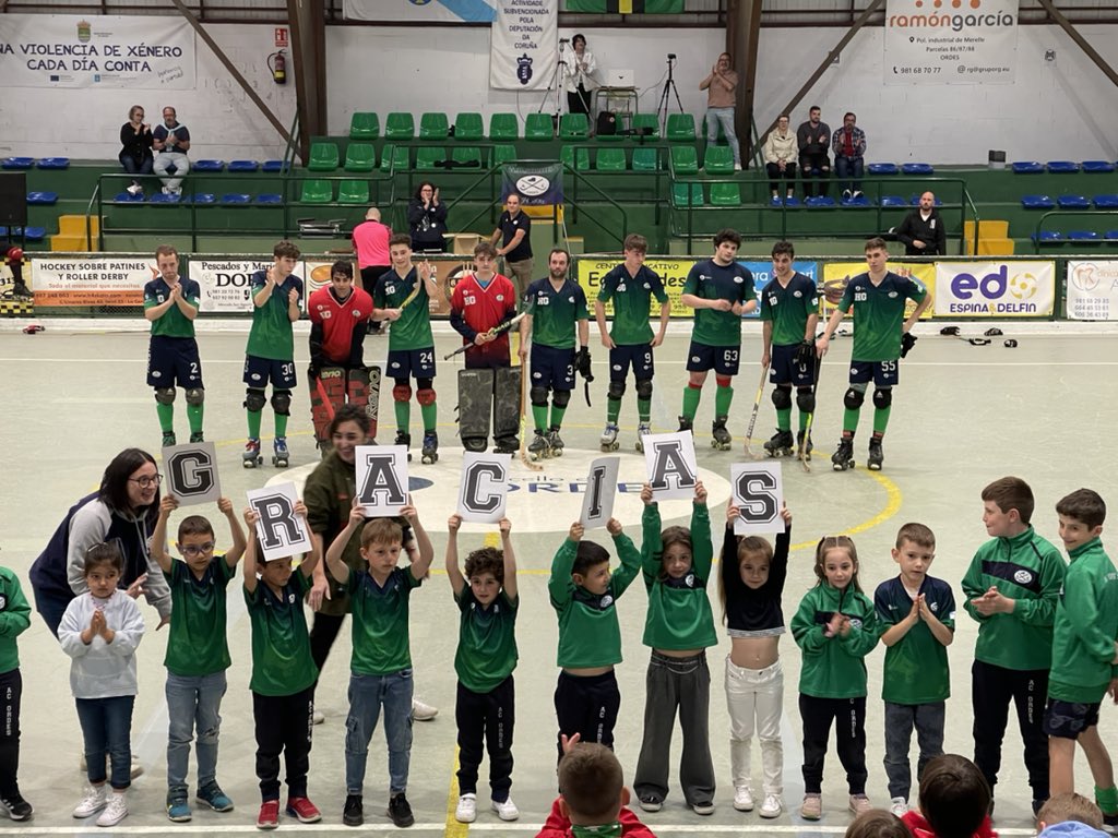 Onosolar's tweet photo. Por pór un pouco de contexto para as que non seguides o #hóckey.
O @acordenes estase xogando o mesmo que o @RCDeportivo, nas mesmas categorías, só cambia o deporte!
A que agora entendedes un pouquiño máis a miña chaladura…
#ForzaAC
#ForzaDépor
#LoitandoPorUnSoño https://t.co/nrFXrvpASb