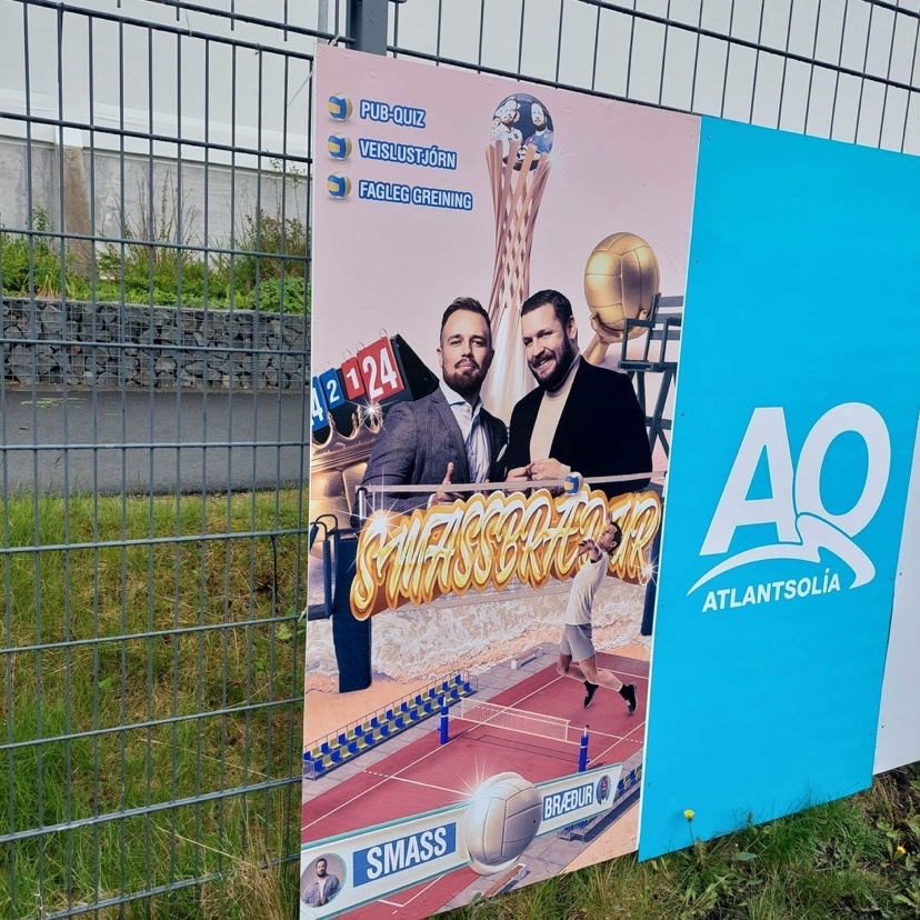 Völlurinn að verða klár í Mosó fyrir fyrsta heimaleik um næstu helgi 

Smassbræðurnir <a href="/grjotze/">Gunnar Birgisson</a> og <a href="/tommisteindors/">Tómas</a> að bætast í frábæran hóp þeirra sem hafa keypt auglýsingaskilti á vellinum 🙌 👏