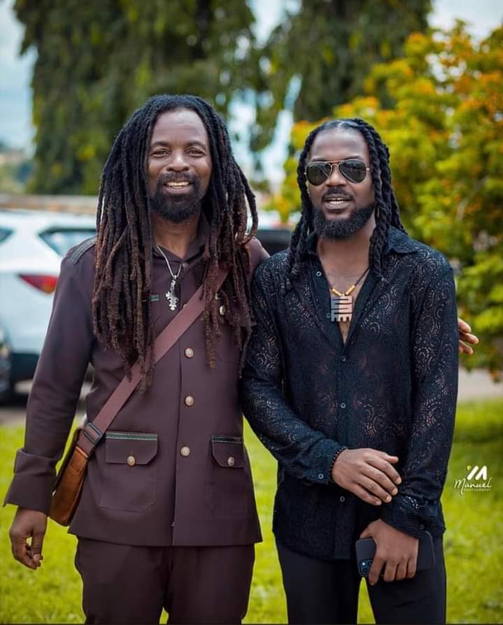 Astreetjournal's tweet photo. GHANA ENTERTAINMENT: Meet two Ghanaian Reggae Stars Rocky Dawuni x @Samini 🇬🇭 

Happy Weekend. Let's get interactive.

#africastreetjournal #RockyDawuni #Samini  #GhanaNews #asj #NigeriaNews #ghentertainment #africamusic https://t.co/cr1eWL22YX