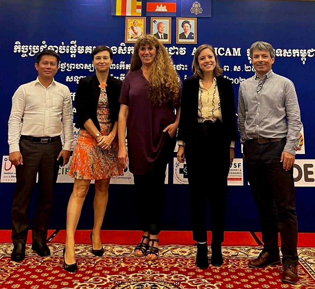 AFRICAM 🇰🇭

The coordination team .. 

Missing #HélèneGuis 

<a href="/Cirad/">Cirad</a> @PREZODE_Intl <a href="/ird_fr/">IRD.fr</a> 
<a href="/Grease_Network/">Grease</a>
#OneHealth