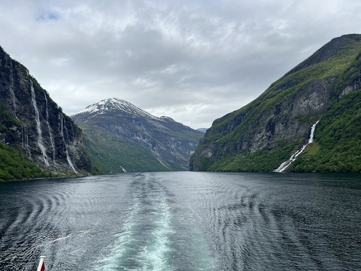 This view is really horrible, right? 😉 #Norway 🇳🇴