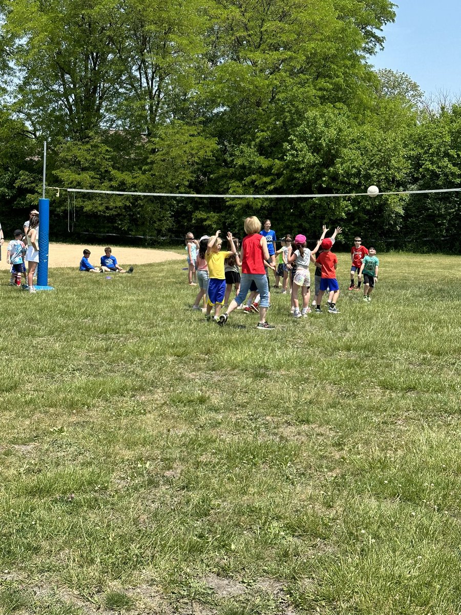 Field Day is even more fun when the teacher joins in! #kingsley58 #dg58pride