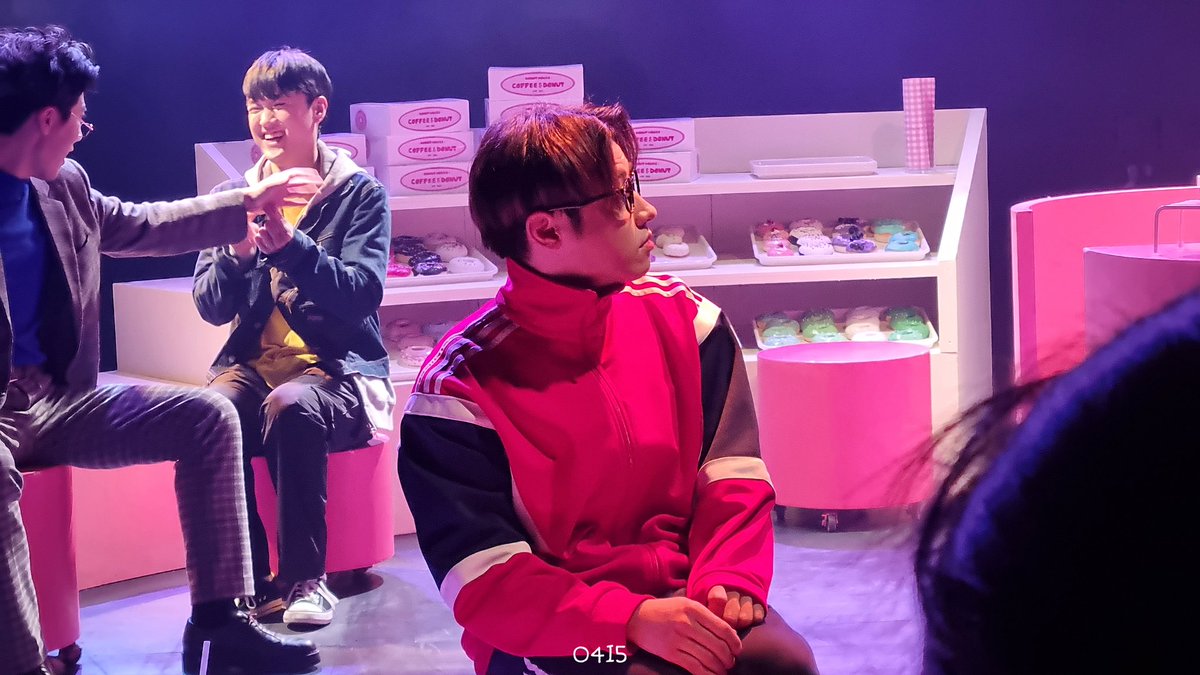 wannbo4l5's tweet image. 극단소년 연극 &amp;lt;도넛&amp;gt; 6/3  19:00

[커튼콜]

#블락비 #유권 #blockb #ukwon