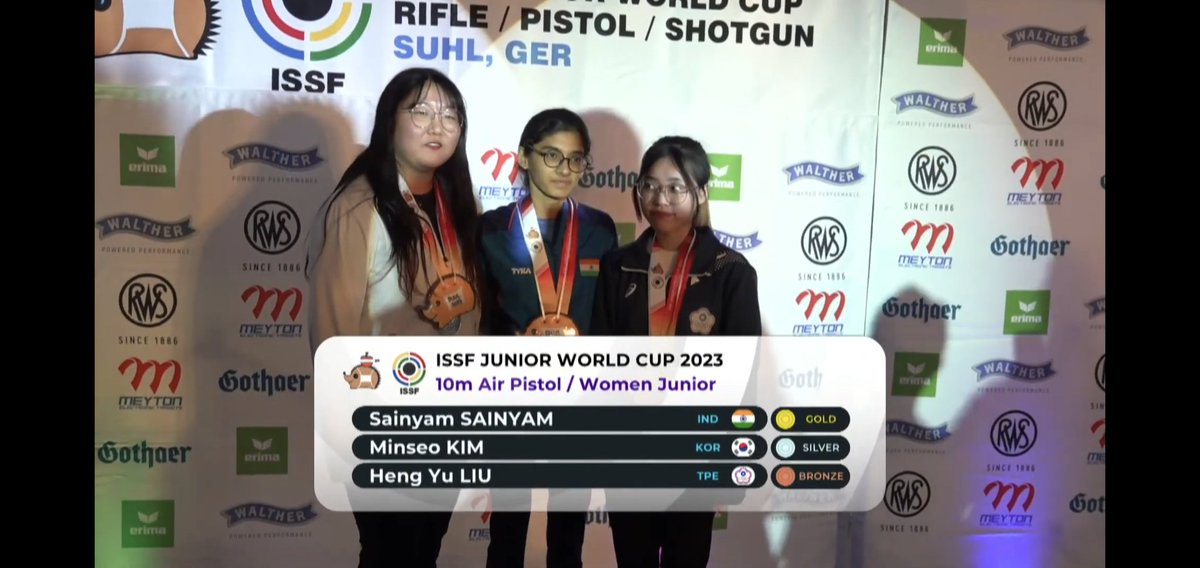 India's 🇮🇳 won Gold 🥇 medal in 10m Air pistol event of ongoing ISSF junior world cup in Germany.
Her pistol malfunctioned during shooting & she end up in the podium ❤️😍
#ISSFWorldCup
@OfficialNRAI 
@issf_official