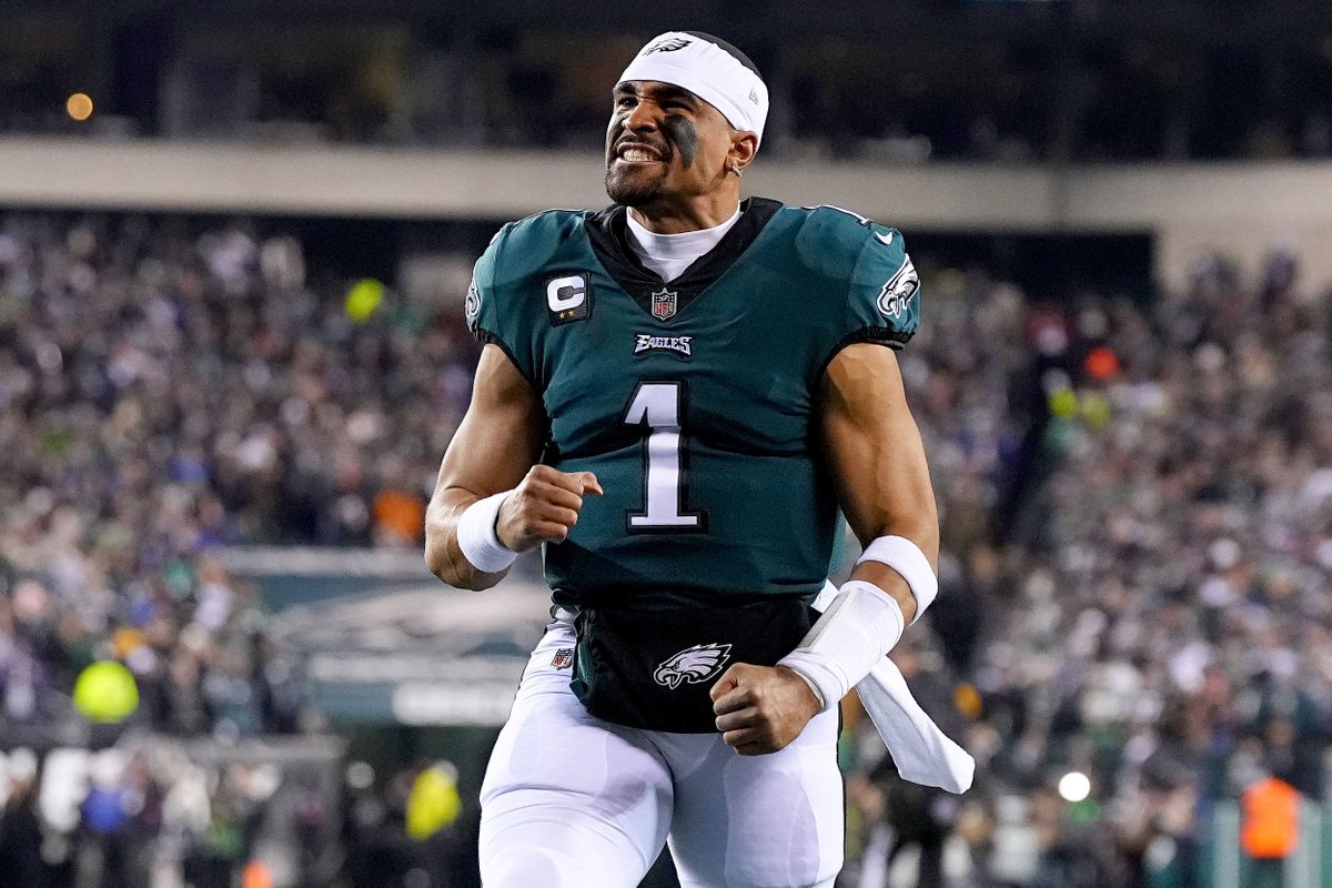 Update: #Eagles reportedly expect Jalen Hurts to make another "Major Jump" in his development.

"They believe he can be one of those elite precision type pocket passers.”

Also added notes about RB D’Andre Swift's contribution, per <a href="/JFowlerESPN/">Jeremy Fowler</a>

More here
brobible.com/sports/article…