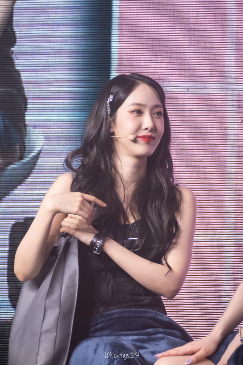 applebuddy_sinb's tweet photo. 💘HAPPY #SINB DAY💘
신비 생일축하해❤️❤️❤️❤️

@bscenez
#VIVIZ #비비지
#HBD_TO_SINB
#HAPPY_SINB_DAY https://t.co/Vyzdn1NaAt