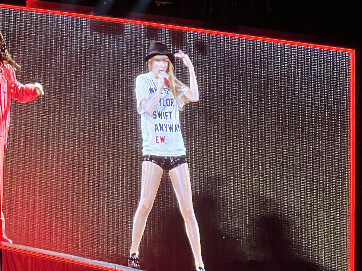 Stephanie_J21's tweet photo. Still in shock that we actually saw #ChicagoTSTheErasTour @taylornation13 @taylorswift13 https://t.co/HXIKH5ICs5