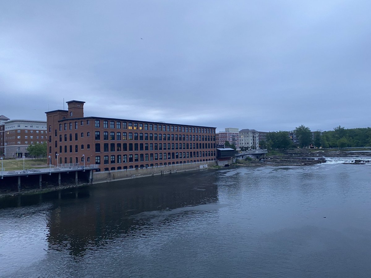 Cloudy day ahead, but still a bright outlook here. Good morning Winooski ❤️
