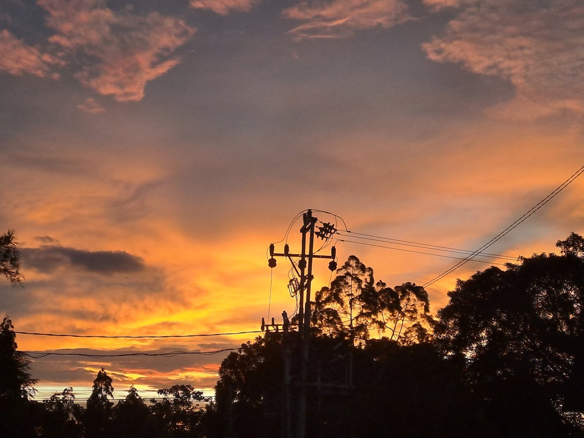 Sunset dari area kantor Bupati Jayapura

#sunsettrip