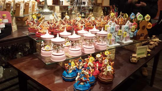 NWBS_TSI's tweet photo. [ 13:00 | #TSIKengaku | Day 3 ]

สาขา MEB เดินทางไปศึกษาดูงานที่ Okinawa Music Box Museum ซึ่งเป็นพิพิธภัณฑ์จัดแสดงกล่องดนตรีจากทั่วโลก รวมถึงกล่องดนตรีแบบดั้งเดิม ผู้เข้าชมสามารถเพลิดเพลินกับการฟังเพลงและเรียนรู้เกี่ยวกับประวัติศาสตร์และงานฝีมือ

https://t.co/tRe4quW310 https://t.co/IBKKDpVqQM