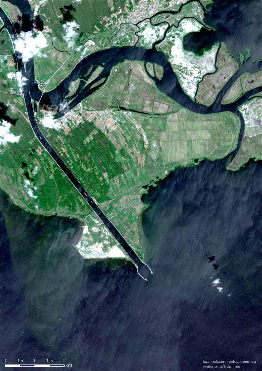 Karsibór island, #Poland 
seen from #space by #Sentinel2 🛰️ 2nd of June  

© #EU